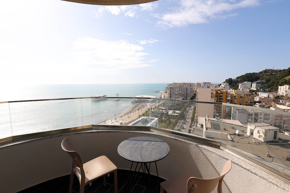 Grandstay Apartments 121