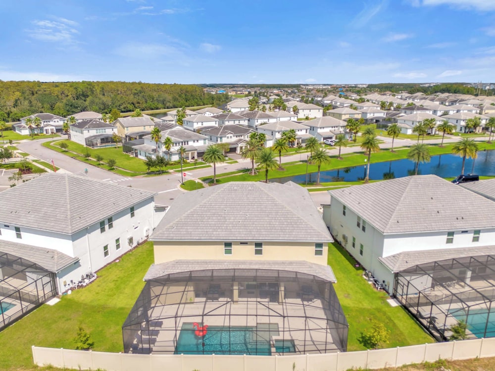 Upstay Epic 15br Mansion for Big Groups Near Parks