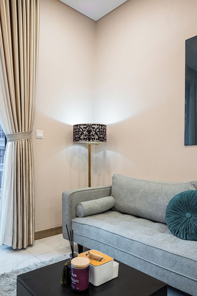 SUNWAH PEARL Premier Residence