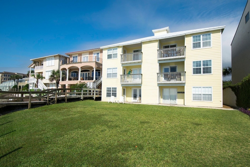The Breezeway - 2 Br condo by RedAwning view 3