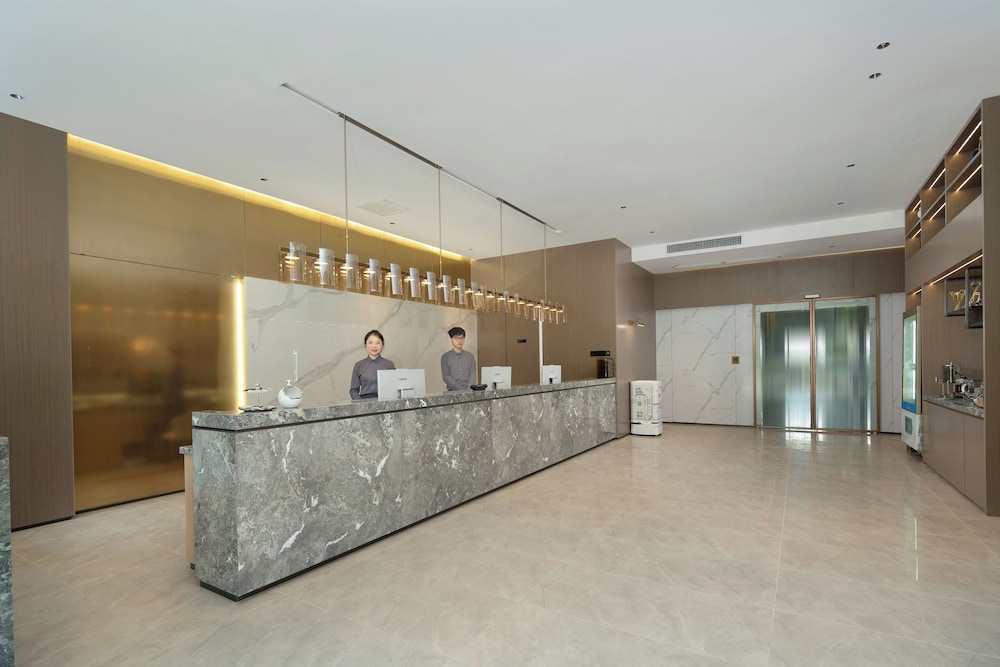 ECHIC Mercure (Guangzhou Baoneng Performing Arts Center Luogang Wanda Plaza)