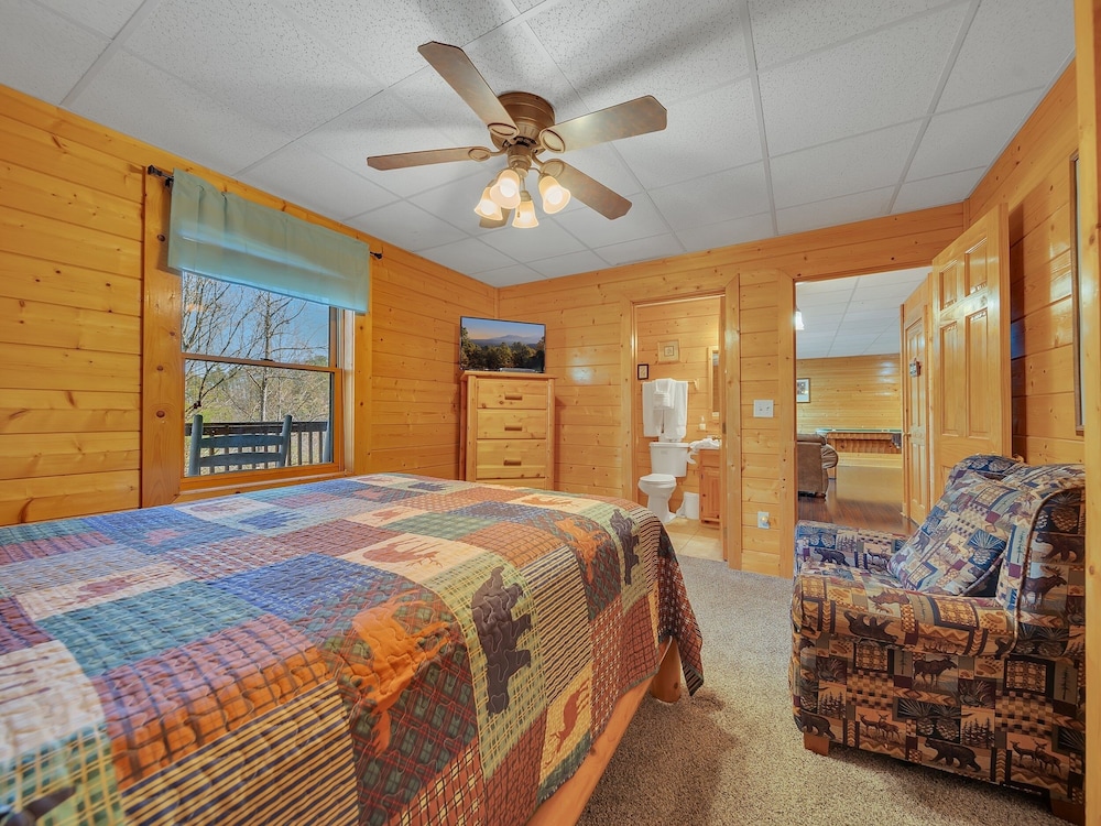 Ern821 - Tranquil Times 5 Bedroom Cabin