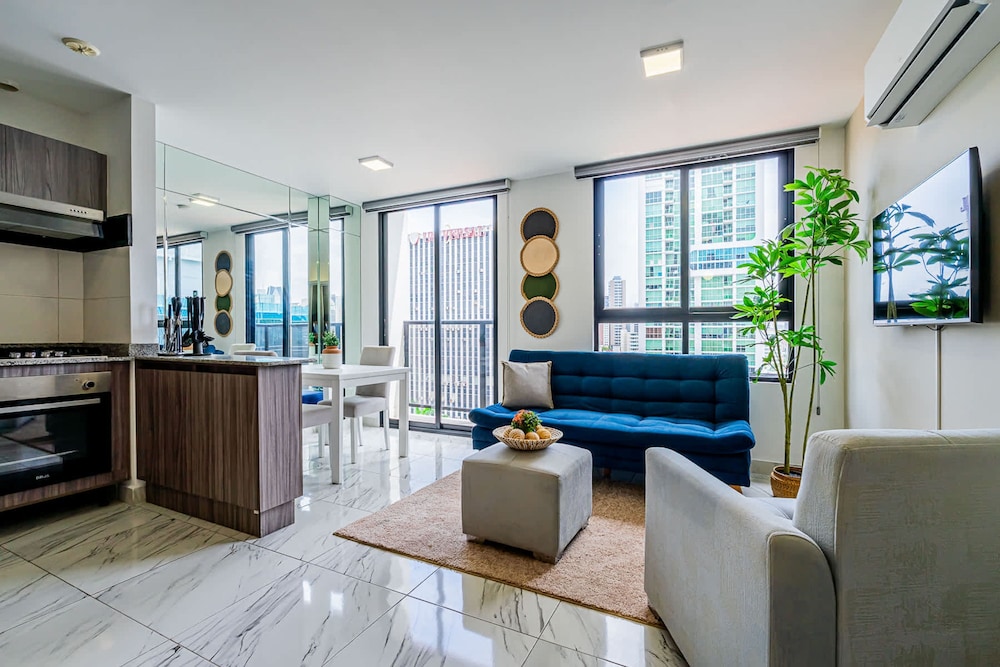 w Sophisticated 1BR w High-rise View in Calle 50