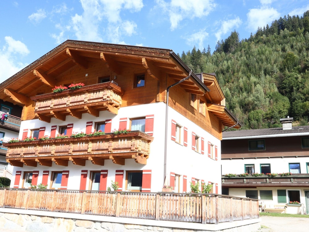 Chalet in Neukirchen Near Wildkogel Arena