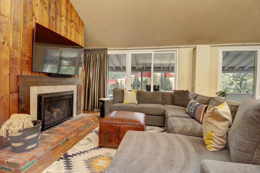 SkyRun Copper Mountain Resort Vacation Lodging