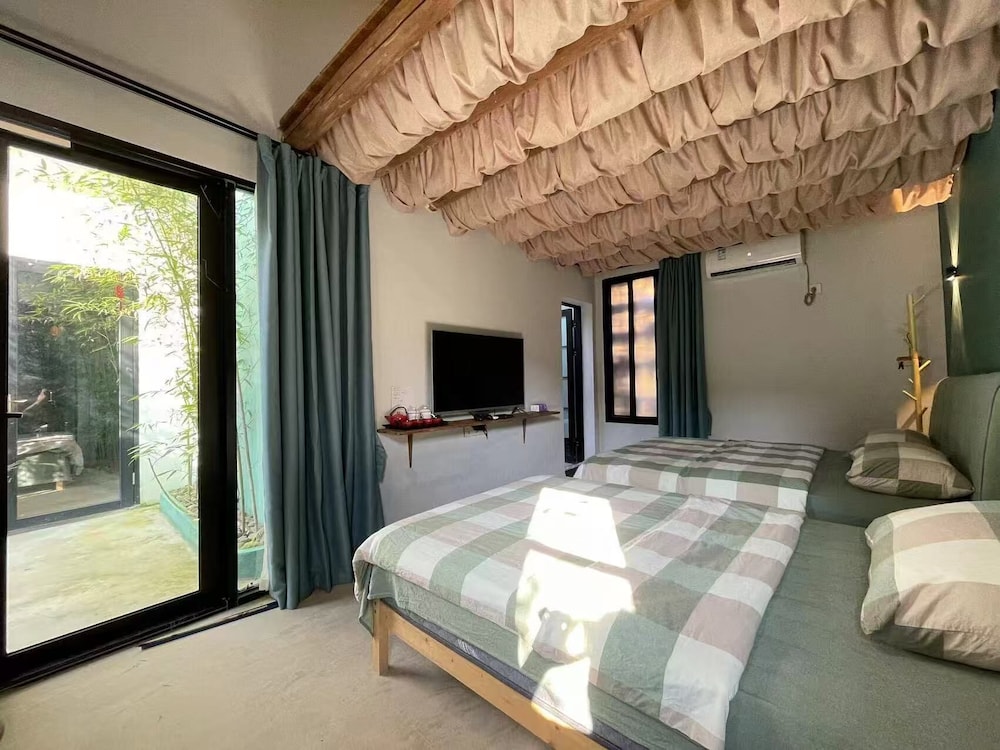 Serenity Courtyard Hotel