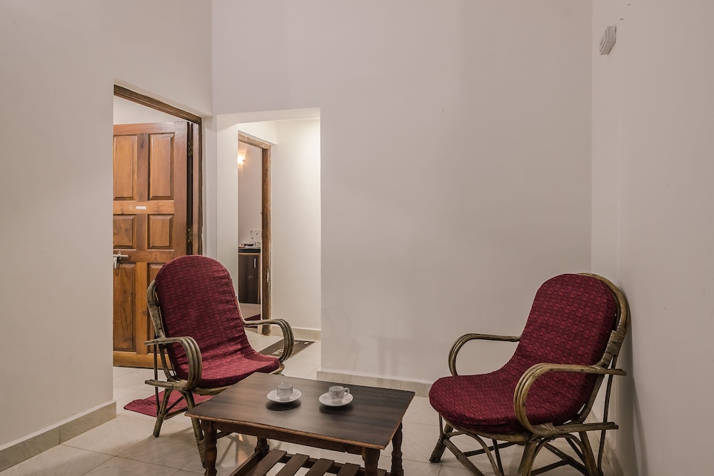 OYO 24114 Home Decent Studio Candolim