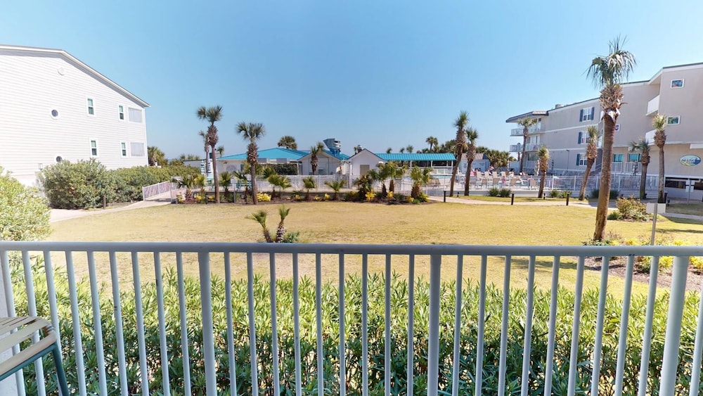 Tybee Beach Club 113 by Tybee Vacation Rentals