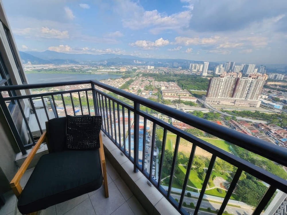 Aradia Residence Lake City KL North