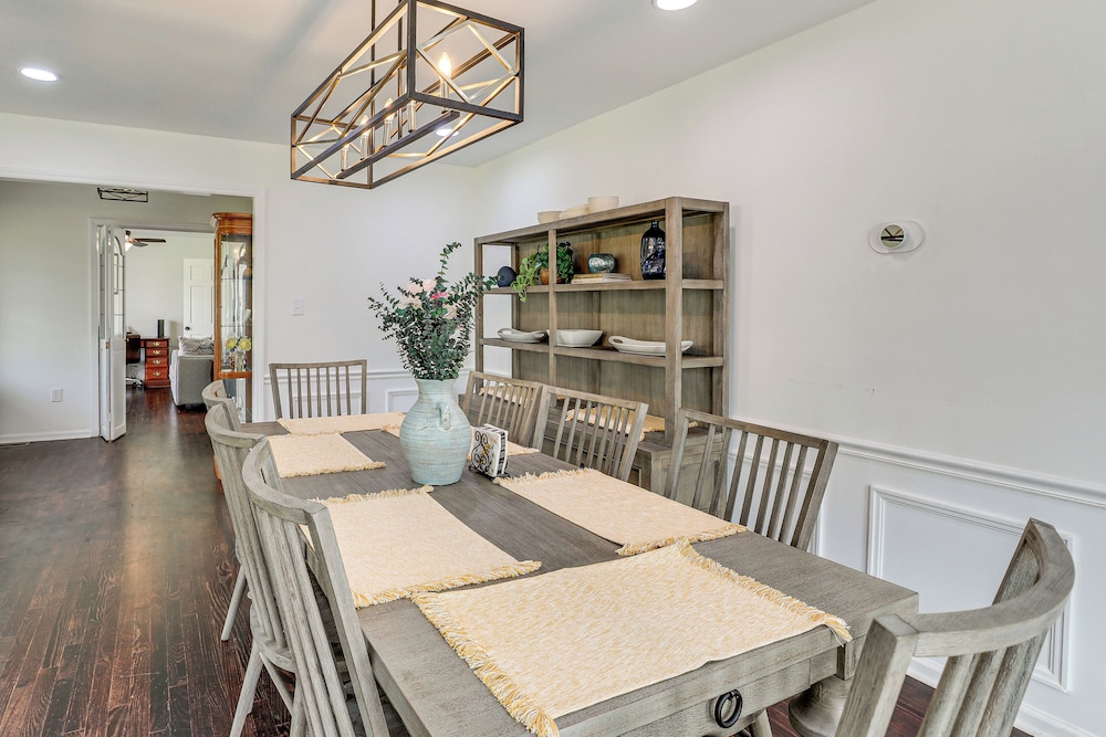 Private Dock + Pool Table: Lake Marion Getaway