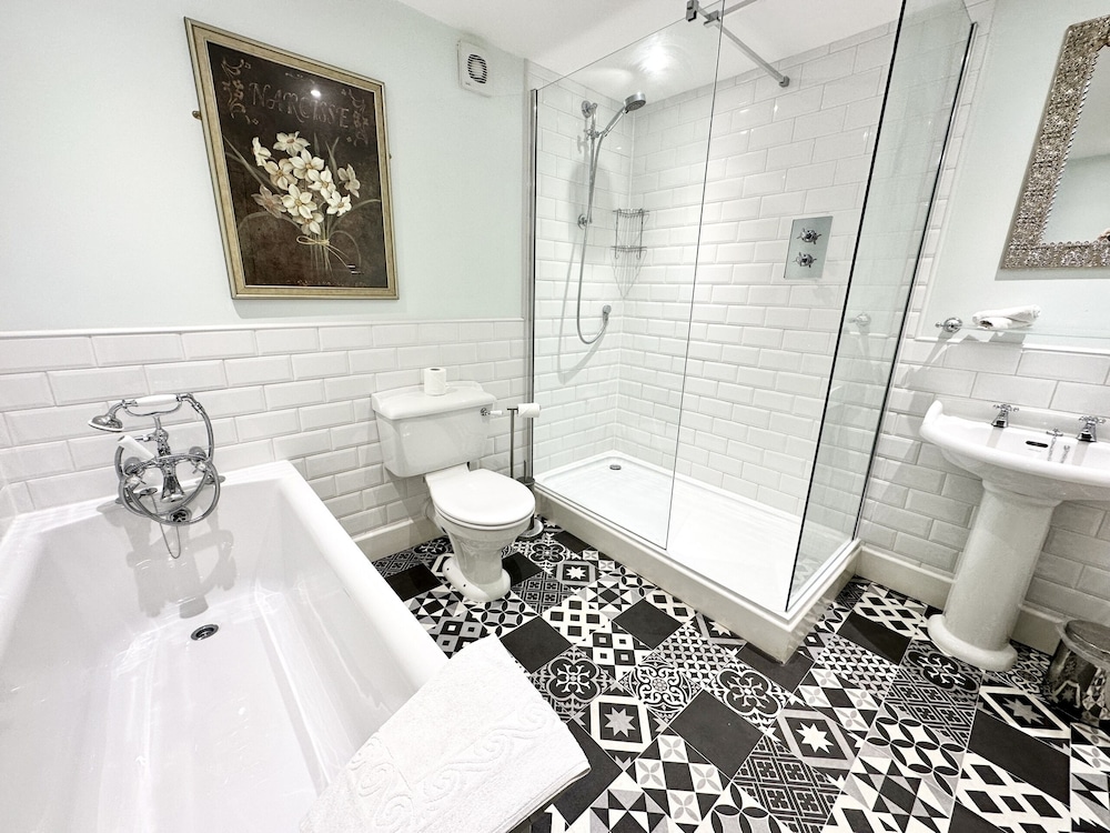 Taunton Vacations - Farthings Hotel and Restaurant - Property Image 8