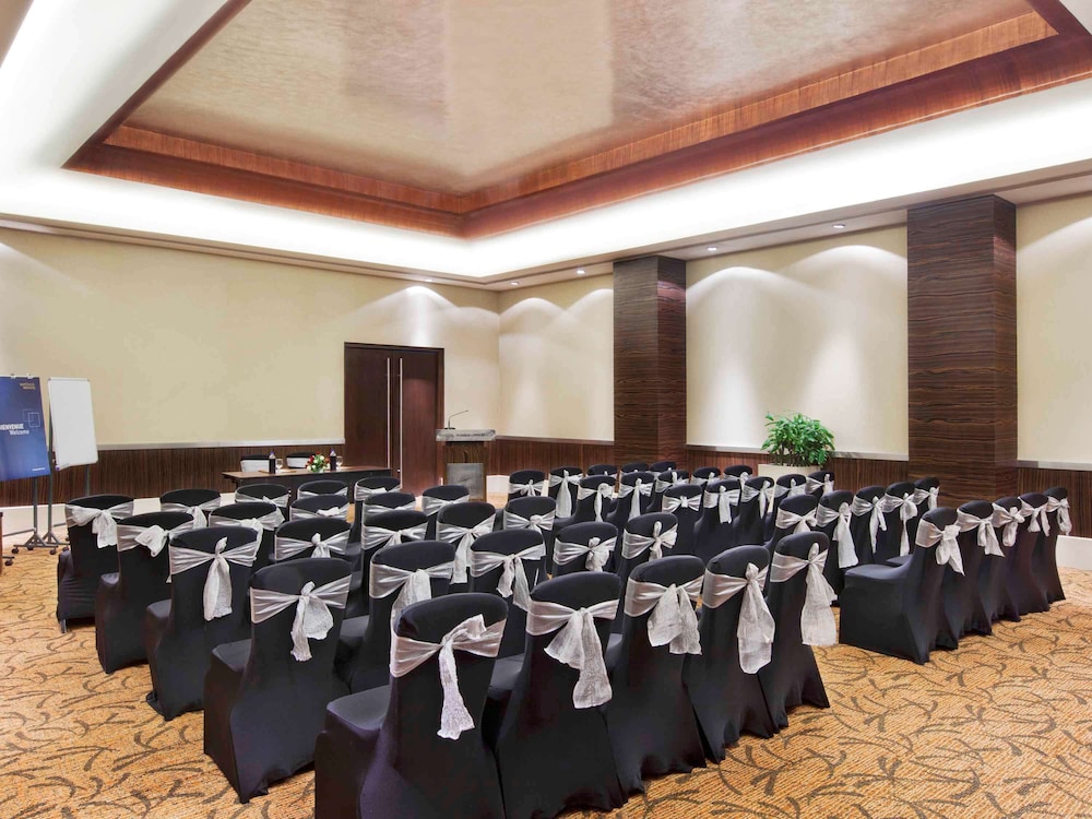 Mumbai Vacations - Novotel Mumbai Juhu Beach Hotel - Property Image 84