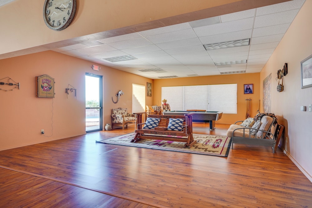 55-plus Desert Oasis in Benson w/ Mountain Views