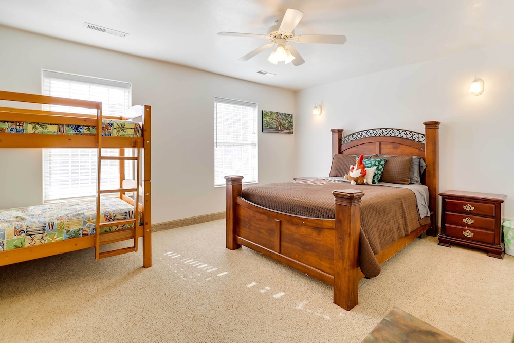 Spacious Hildale House w/ Large Deck! view 2