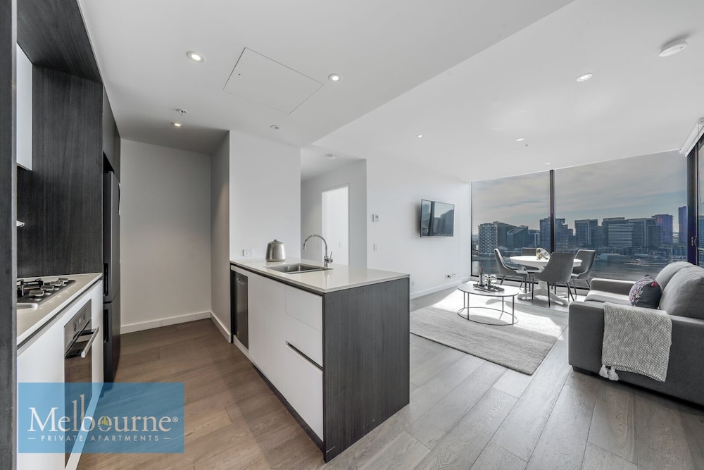 Melbourne Private Apartments - Stadium and Harbour Views