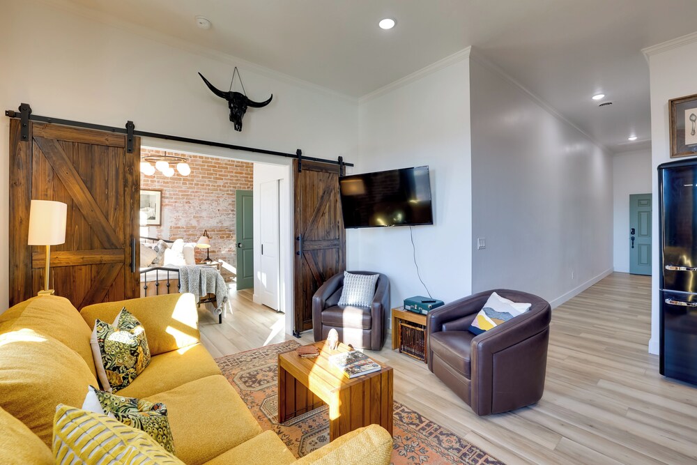 Walk to Shops & Eats: Charming Dtwn Emmett Apt!
