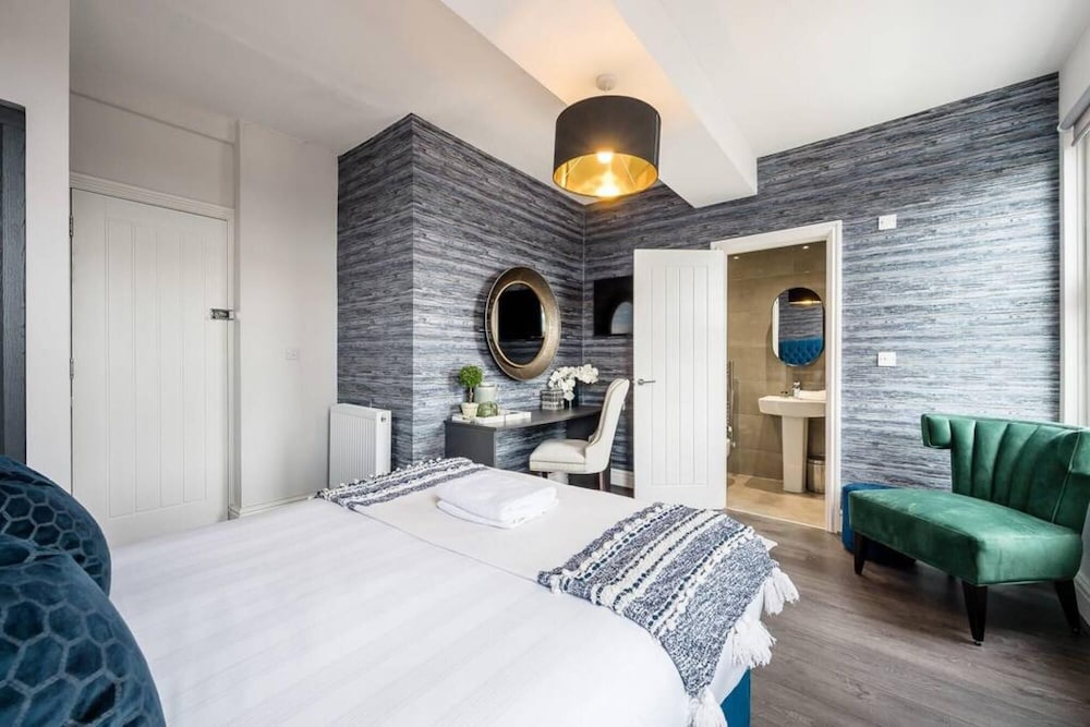 Host Apartments The Kensington Townhouse