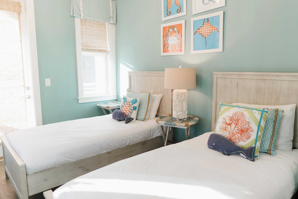 Serenity by the Sea by Avantstay Walk to Beach + Pool Access!