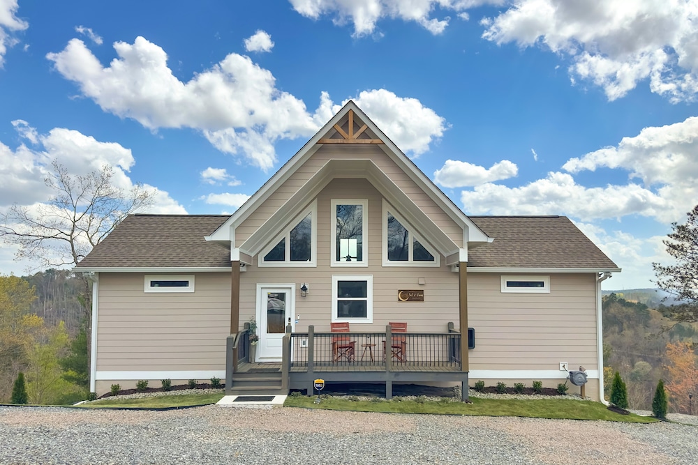 11 Mi to Dtwn Ellijay: Newly Built Modern Cabin!