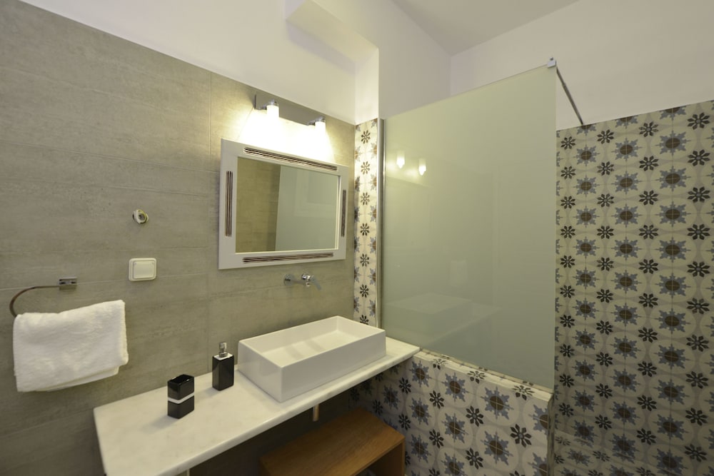 Rooms & Apartments Archontou