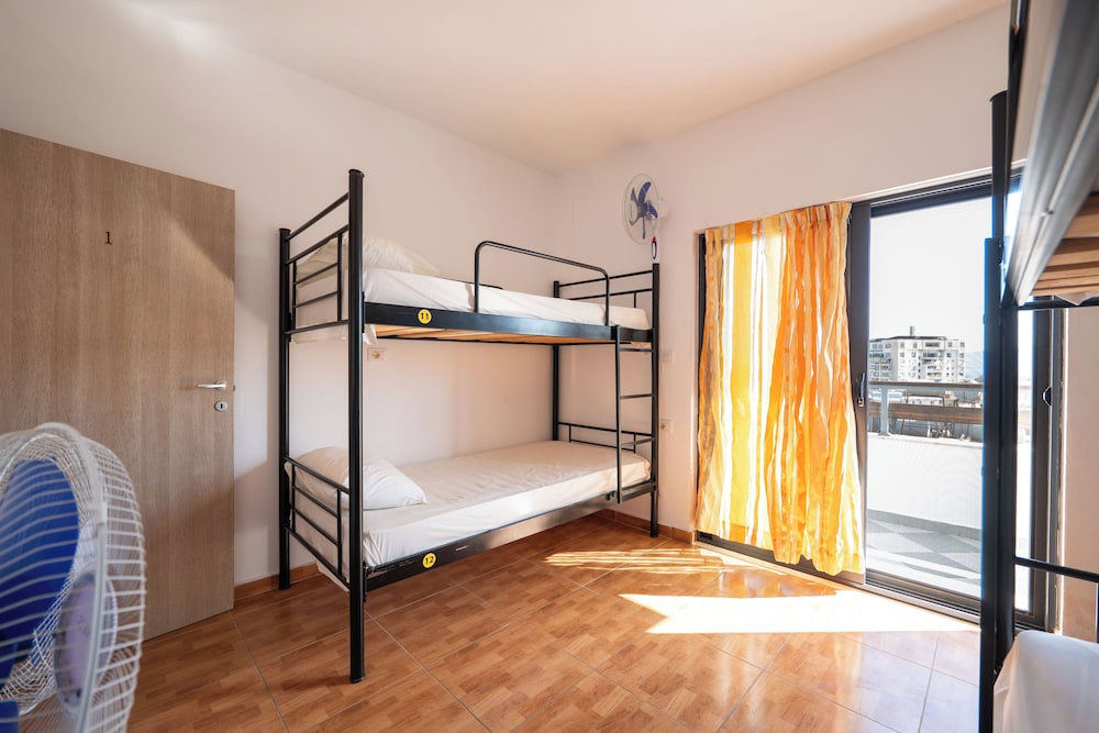 Lazy Roo Hostel Saranda