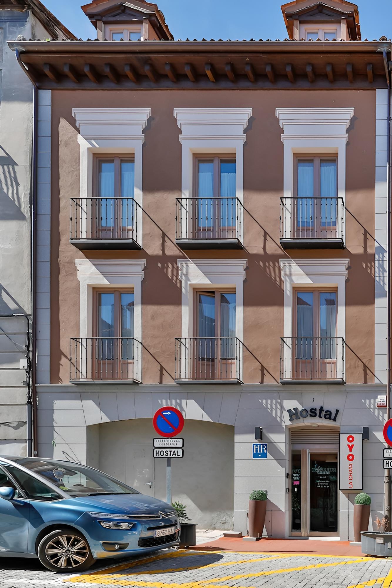 OYO Hostal La Chata view 5