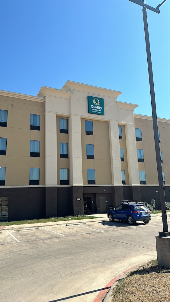 Quality Inn & Suites Pearsall