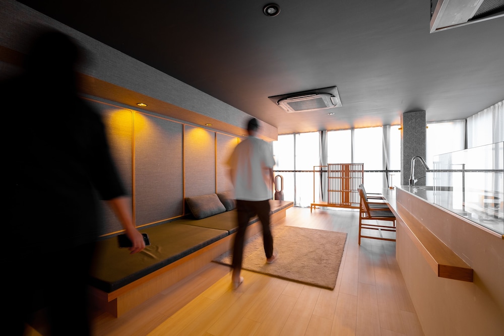 AET HOTEL