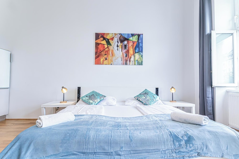 Comfy 2BR Flat Belvedere Vicinity