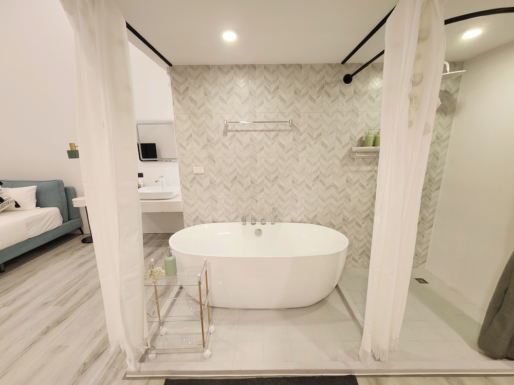 Unique Pool Slide Access Townhouse