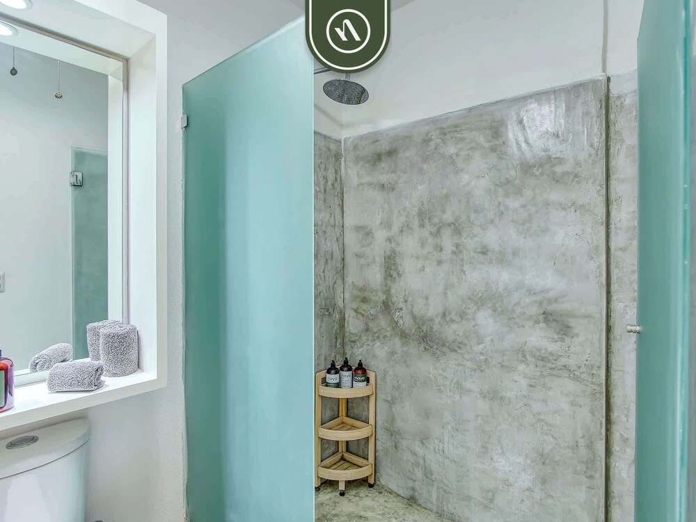 Ecofriendly 2BR Condo - Private Jacuzzi - Rooftop