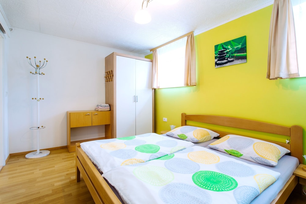 Apartments Green Paradise D&S view 3