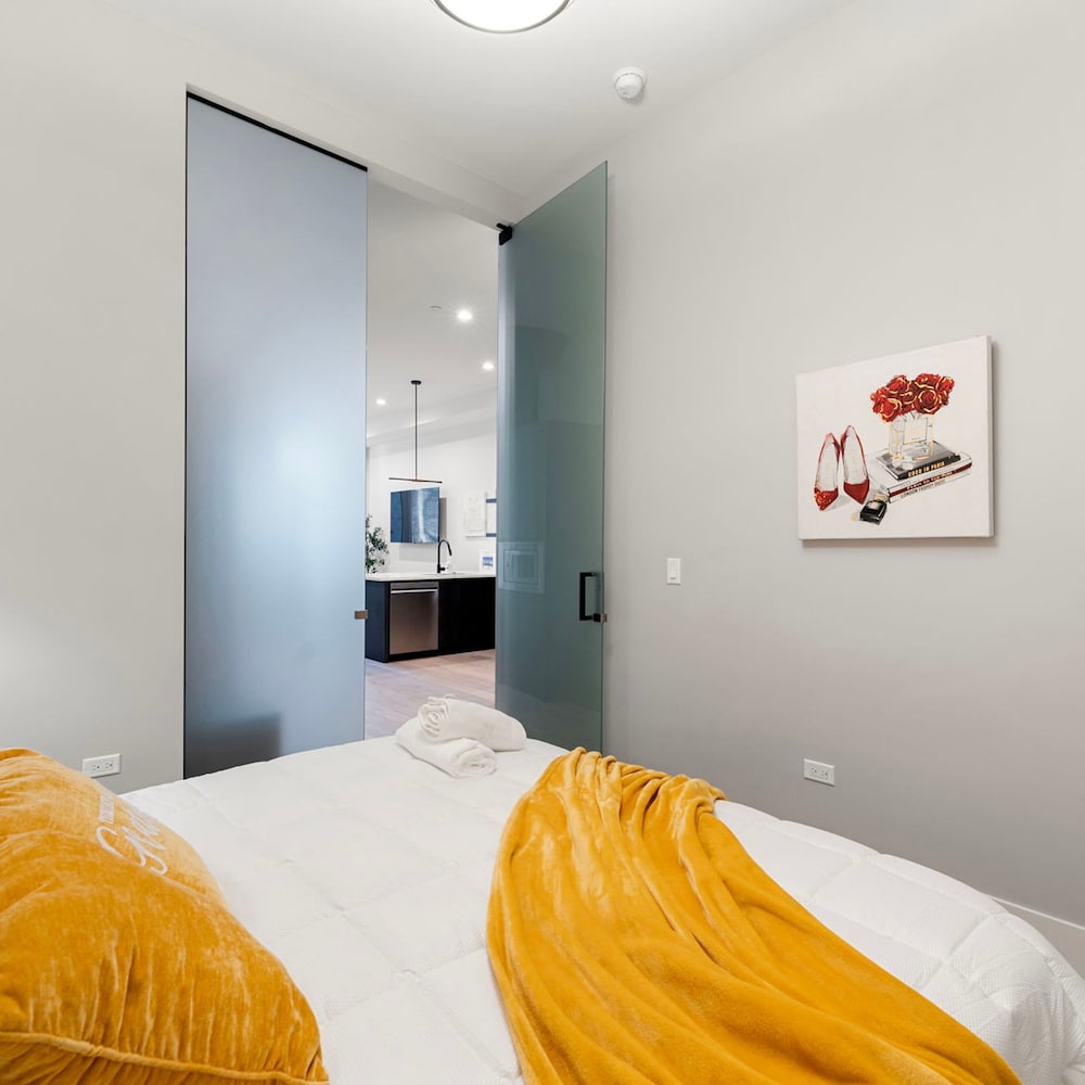 River North Central Home With Balcony