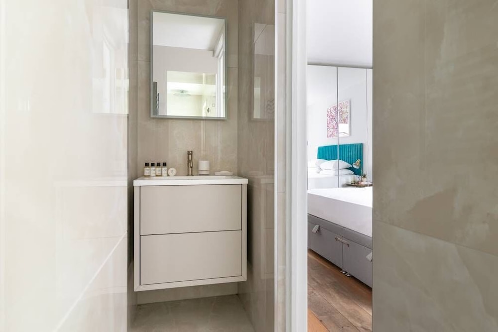 St Stephen's Gardens Viii by Onefinestay