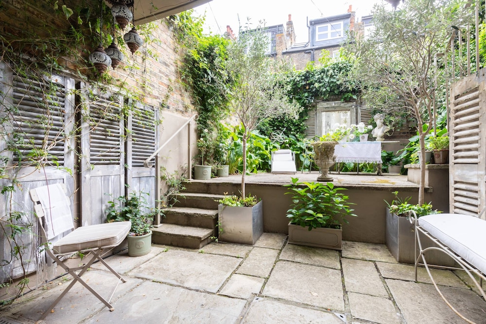Tetcott Road by Onefinestay