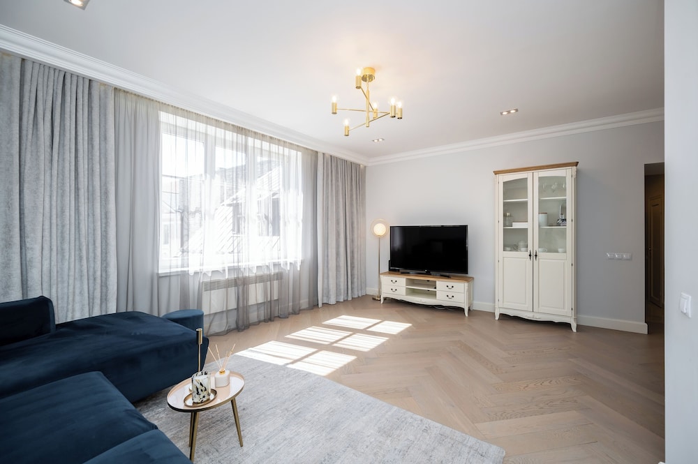 Toompea Castle 2 BR Old Town Apartment