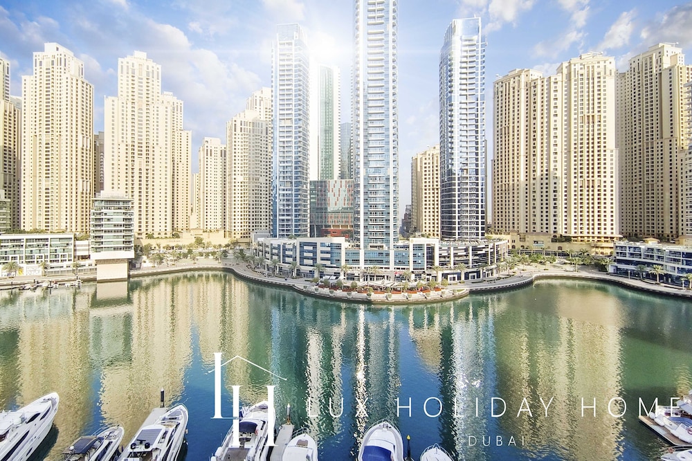 LUX The JW Marina Studio