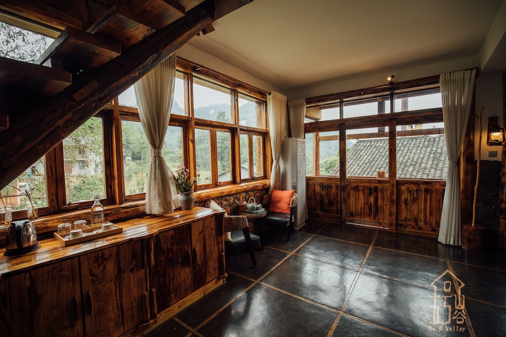 No.5 Valley Lodge
