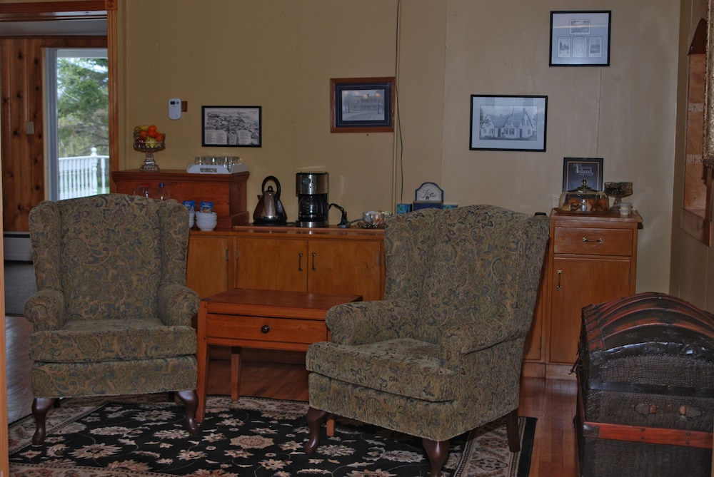 Shining Waters Cottages - Image 4