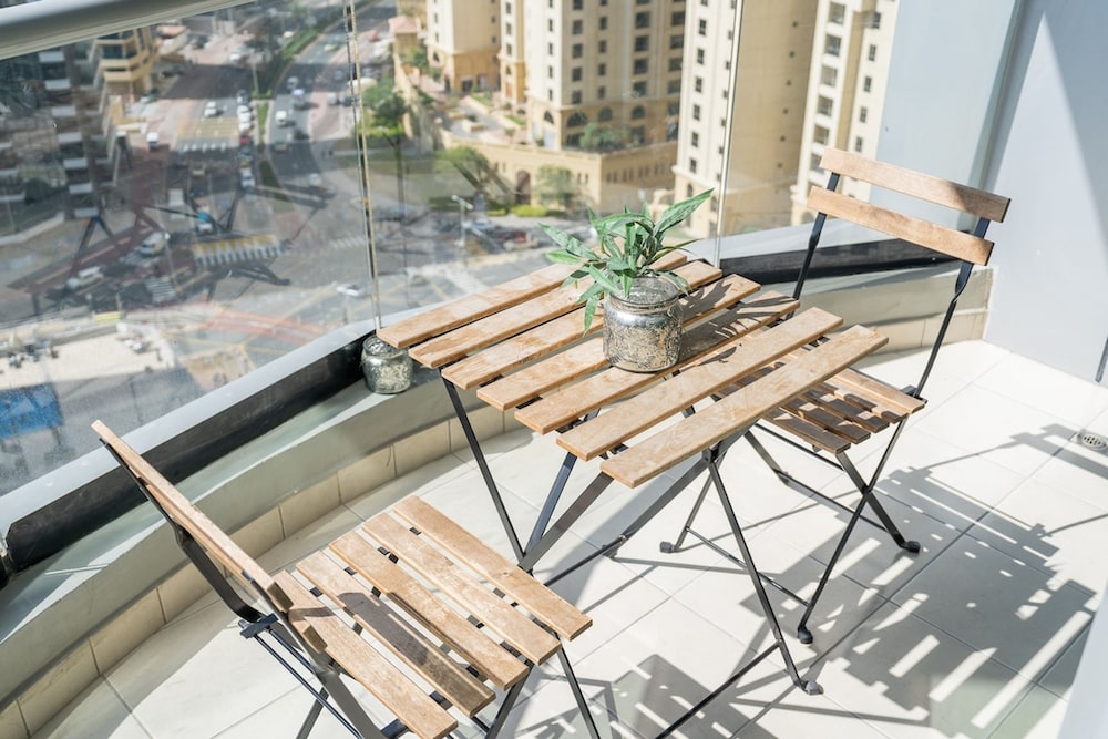 Refined 1BR Retreat in The Point Tower - Marina