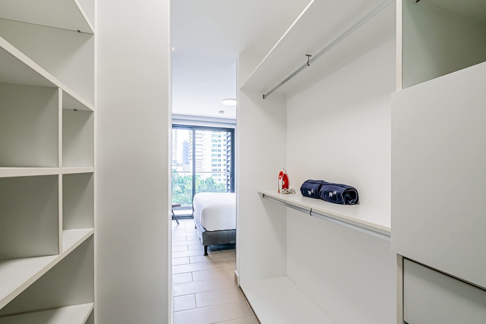 w Bright 1BR w Private Balcony in San Francisco