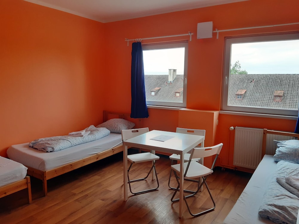 2-Rent Group Hostel Rooms&Apartments TUB19A