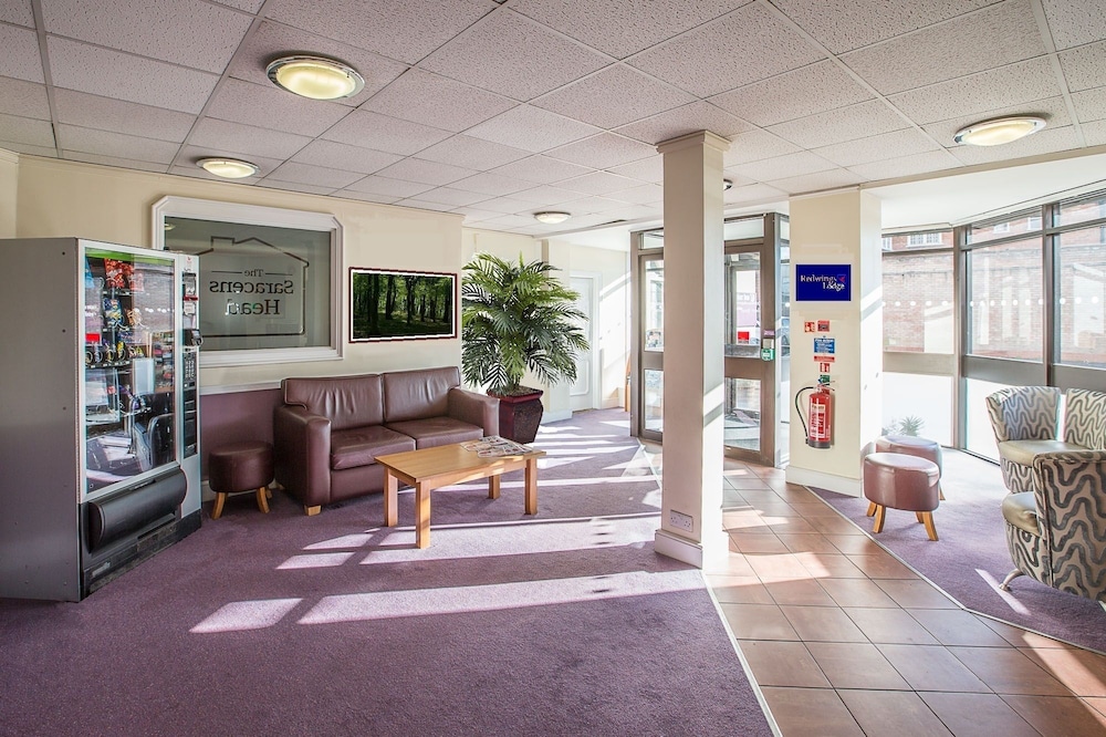 Solihull Vacations - Redwings Lodge Solihull - Property Image 2