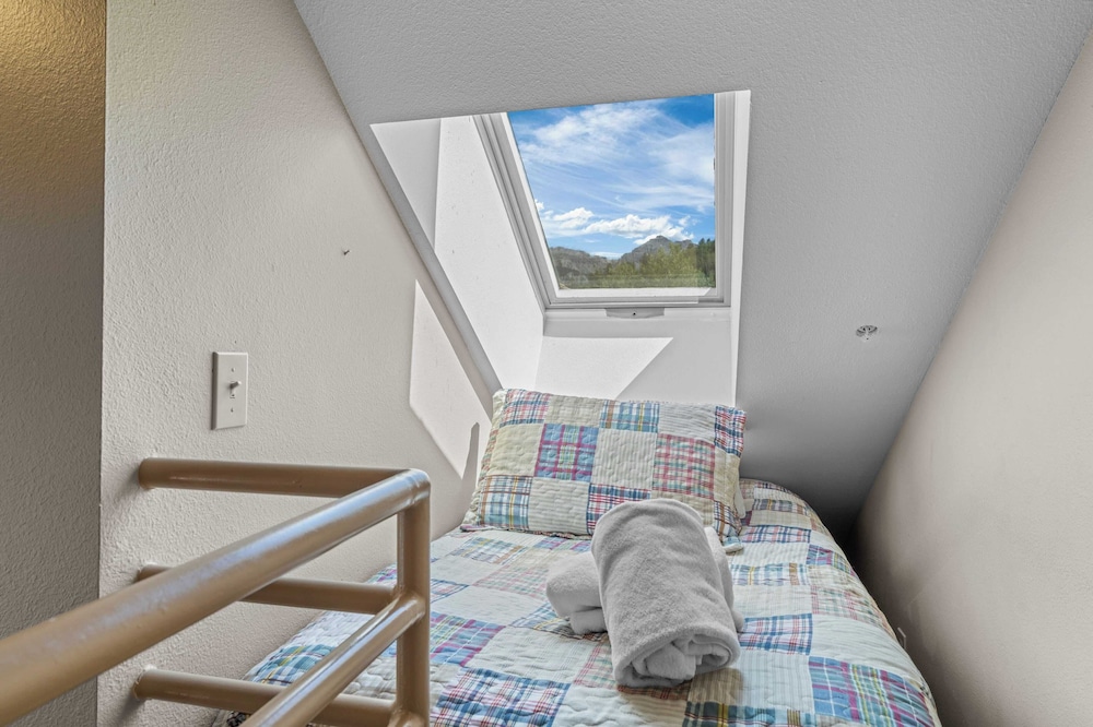 Blue Mesa Lodge 40C by Avantstay Ski In/ Ski Out Unit w/ Balcony!