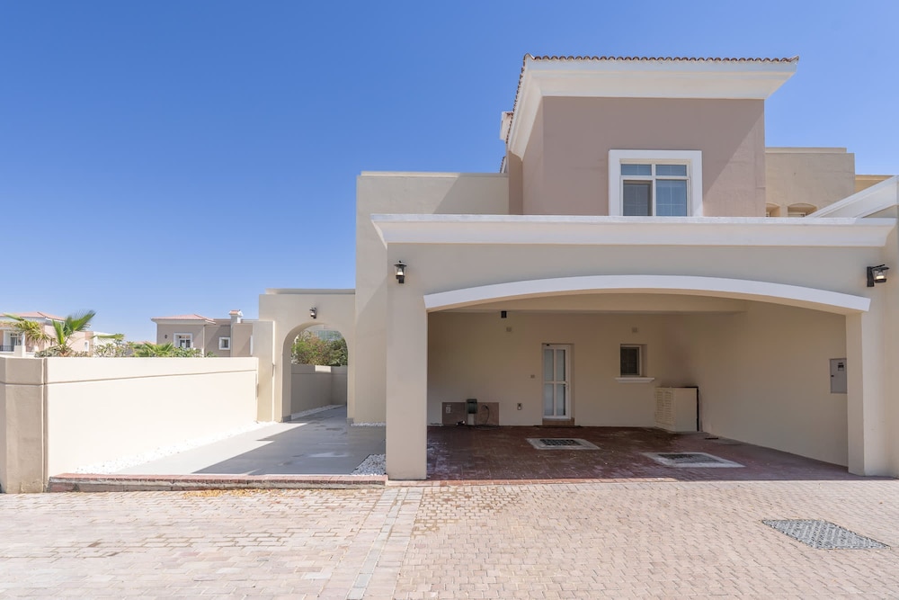 Luxury 4BR Villa-al Reem 3-perfect Family Getaway