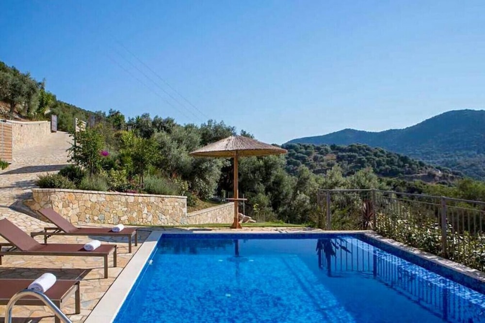 Villa Rodi Poros in Poros photo 3
