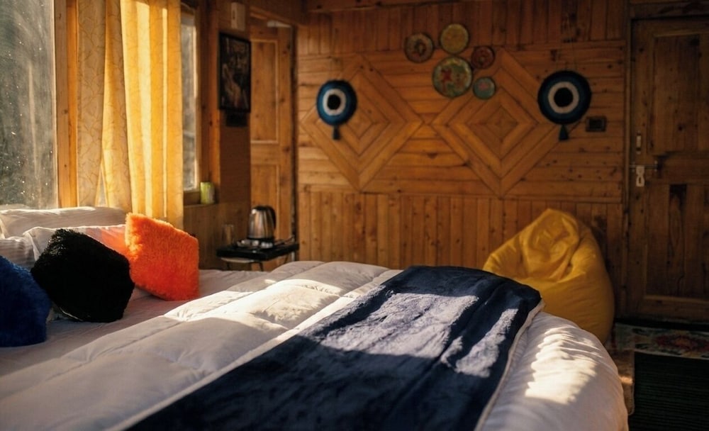 Bawli Treehouse