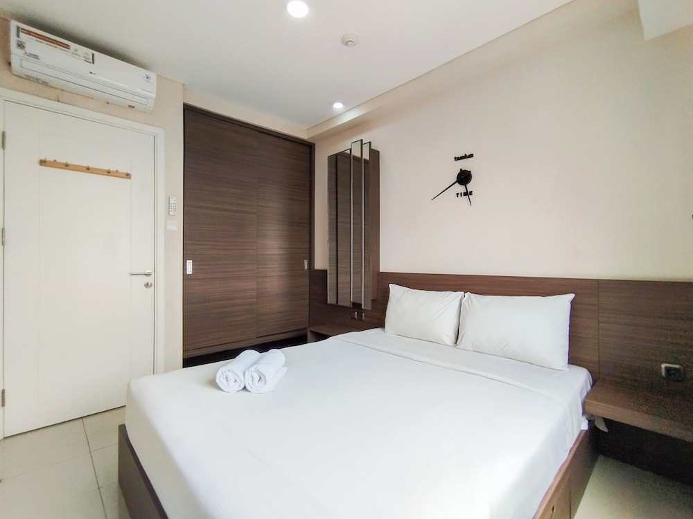 Minimalism Designed 1Br Apartment At Parahyangan Residence view 3