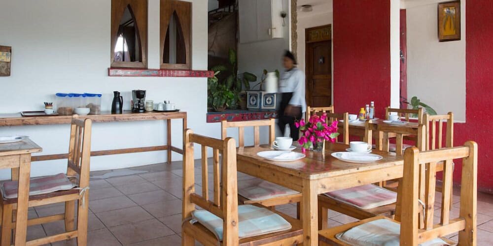 Q-Bar & Guest House