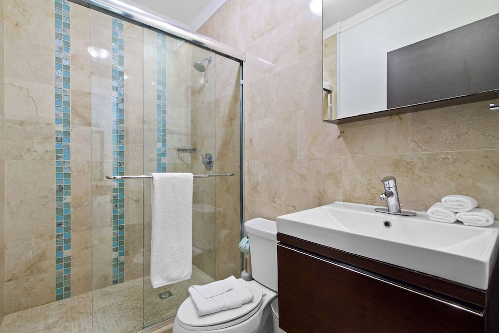 1br1ba Condo in Amazing Location w Pool and GYM